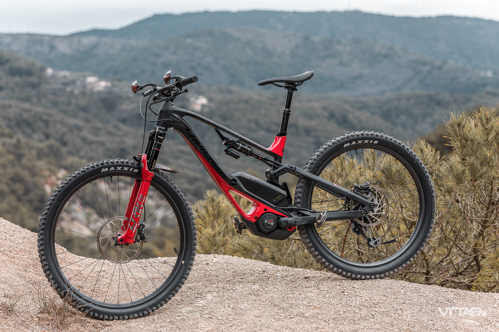 http://www.vttae.fr/wp-content/uploads/2020/03/essai-2020-lapierre-overvolt-glp2-carbone-test-ebike-GLP2-PROFIL-GAUCHE.jpg